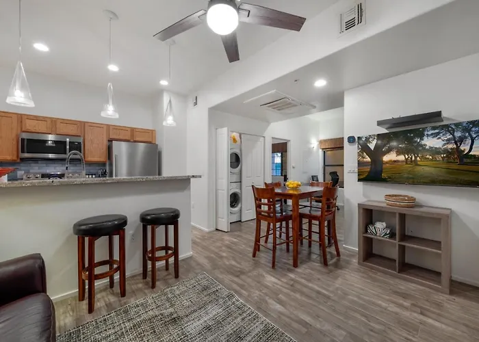 Apartment Pool And Hot Tub- River Walk, 2 Bedroom 2 Ba *