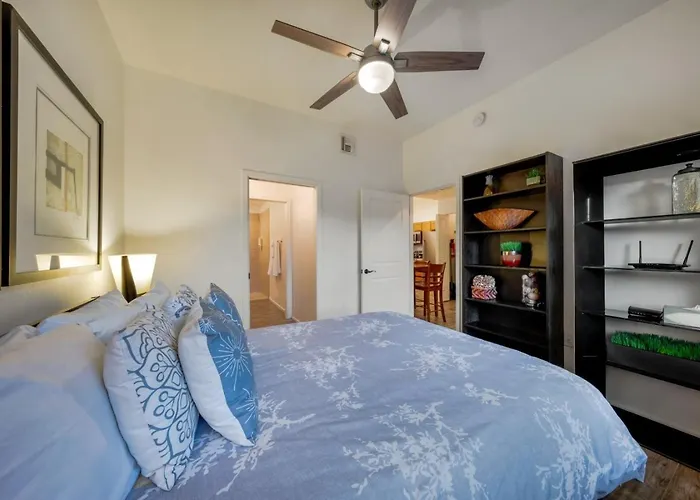 Apartment Pool And Hot Tub- River Walk, 2 Bedroom 2 Ba