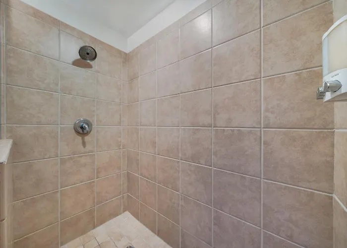 Pool And Hot Tub- River Walk, 2 Bedroom 2 Ba