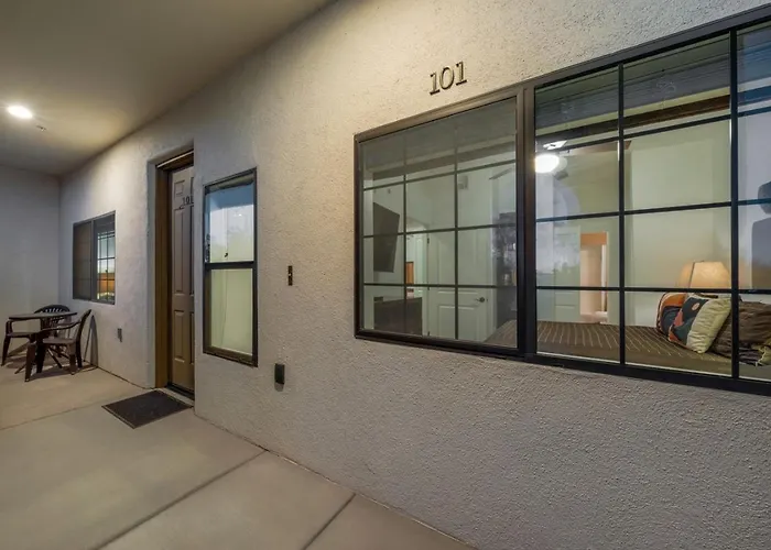 Pool And Hot Tub- River Walk, 2 Bedroom 2 Ba Apartment *